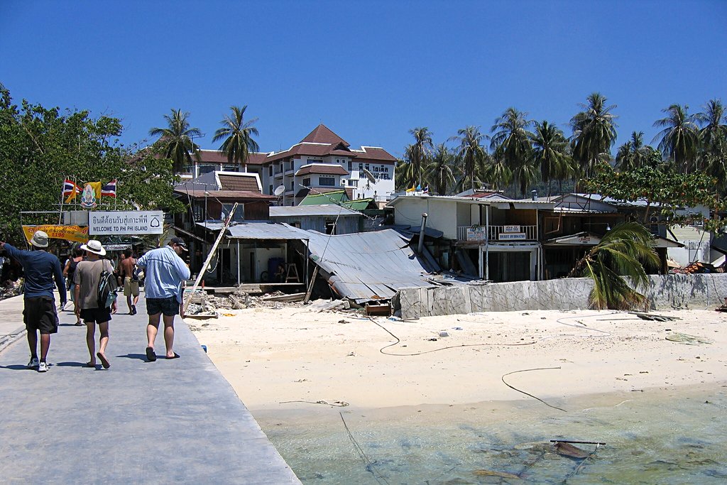 Фото цунами в тайланде в 2004 году