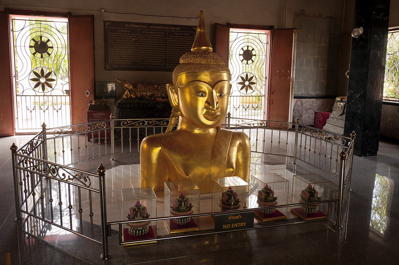 Храм Ват Пхра Тонг (Wat Phra Thong)